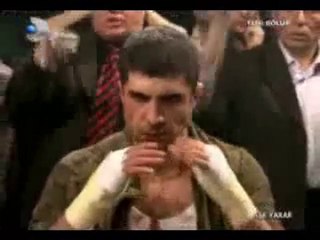 özcan deniz aşk yakar dövüş sahnesi