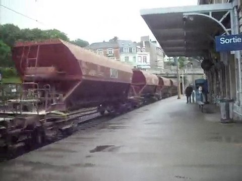 la bb 75067 fret avec des wagons trémies