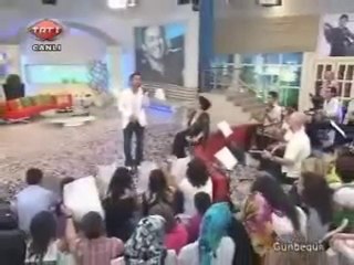 Baha Sevemez Kimse Seni Senede Bir Gün Gölgesinde Mevsimler