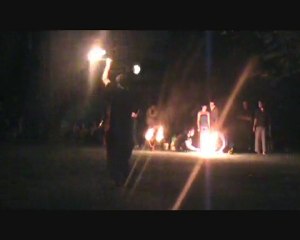 Spectacle feu de Cour Circus a la Jongle Précise