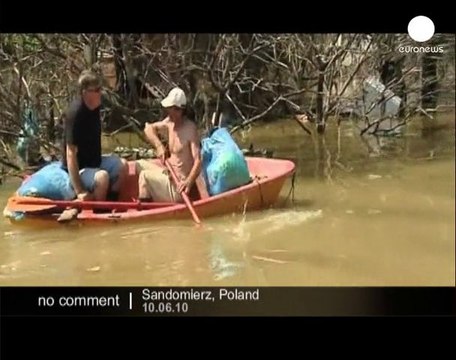 Poland floods : thousands of homes threatened - no comment