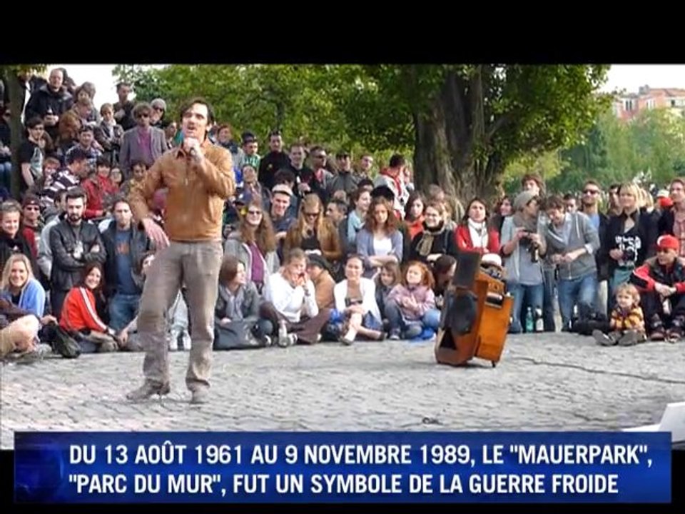 Allemagne: karaoké géant le long de l'ancien Mur de Berlin