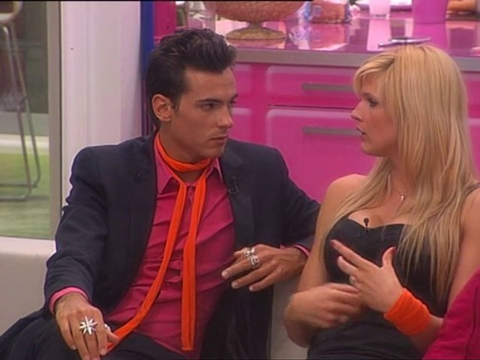 Caroline mal dans son corps ?