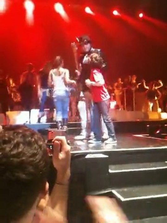 " Amssétou" Mathieu Chedid Au Zenith de Paris 2010