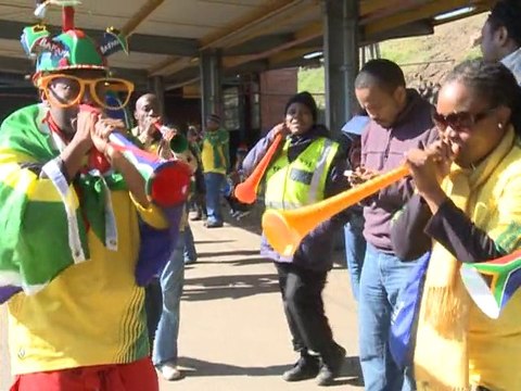Les supporters mexicains et sud-africains prêts pour le match