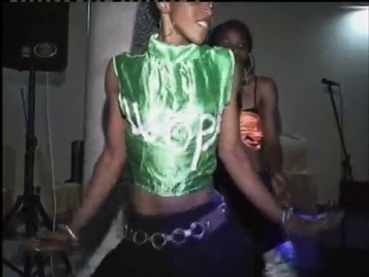 EL PRESIDENTE CLARISSE WOPSO Concert  Douala Makepe.2