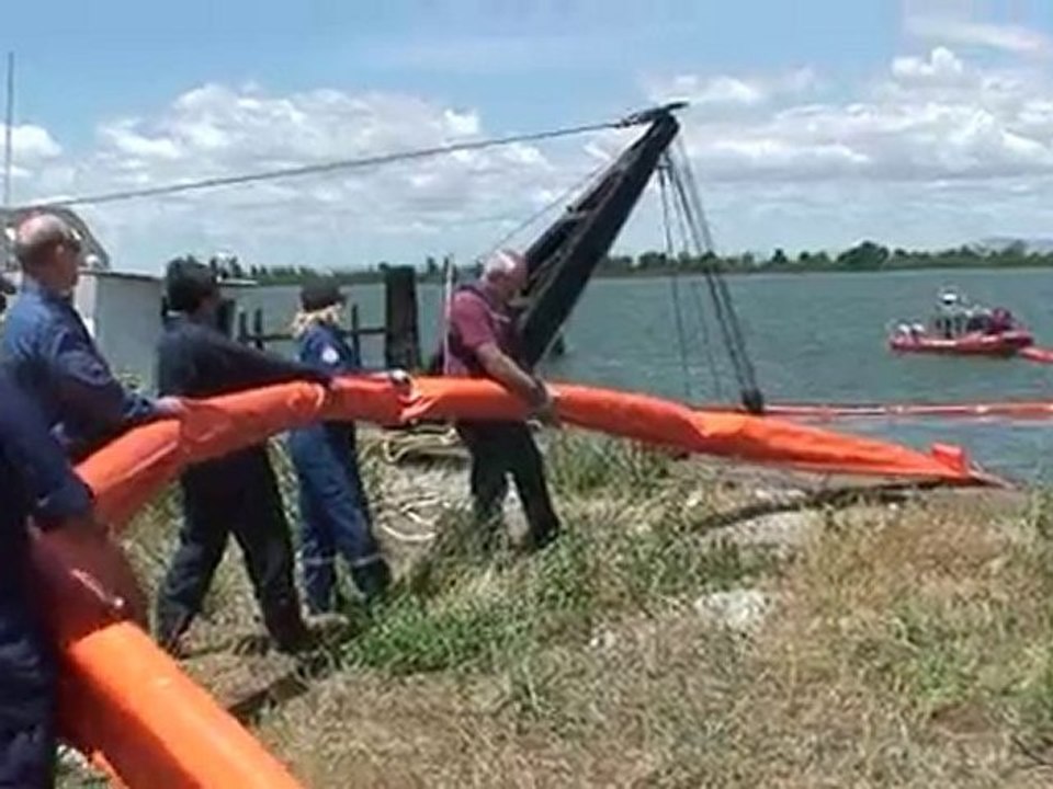 Dredge arge Headway Partially Sinks at Mooring