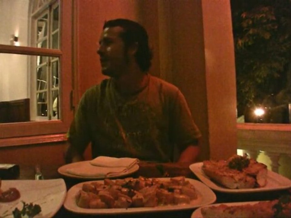 Viaje a Camboya 50 - Sorpresa en el restaurante Pacharán