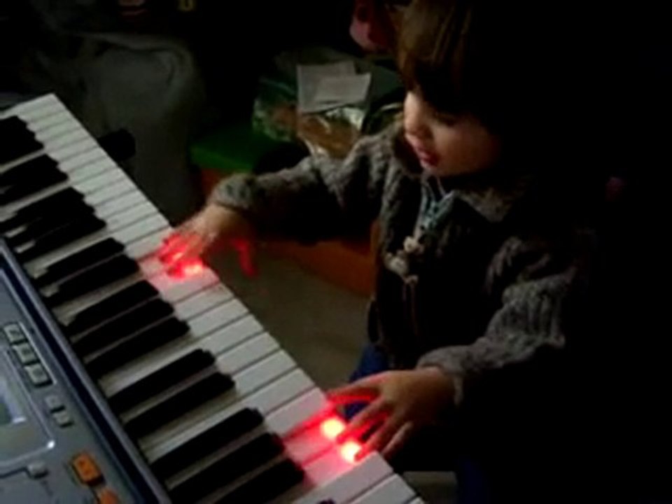 bébé pianiste