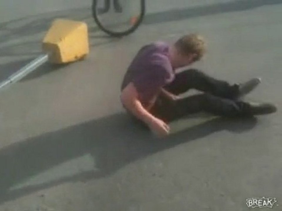 Street Sign Breaks Skater's Fall Video