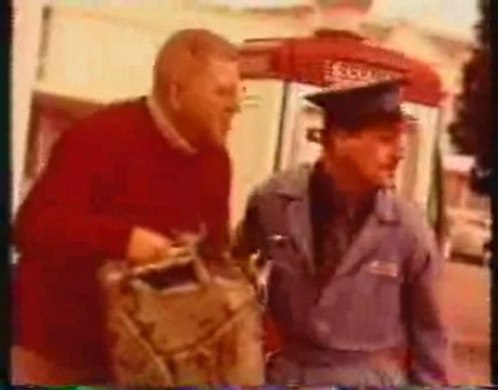 PUB RENAULT DAUPHINE - 5, 7 litres aux 100 !