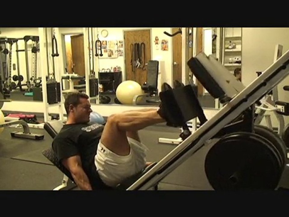 Top Fitness Model Micah LaCerte's Shreaded Legs