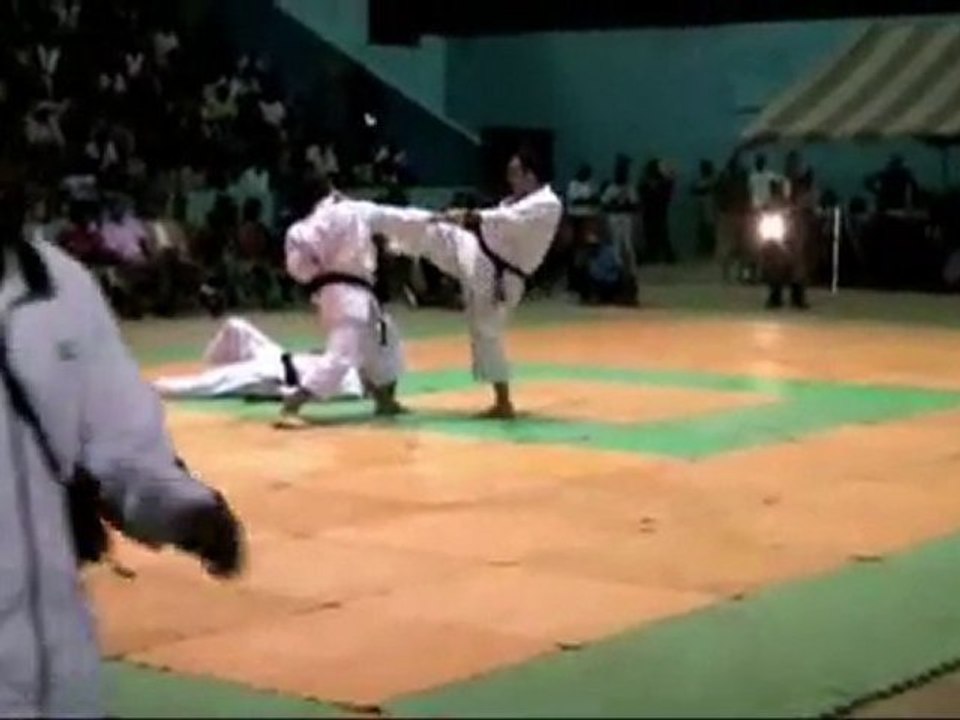 Libreville nuit des arts martiaux 2010 Karaté Kata Equipe