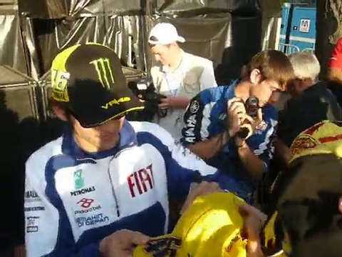 Séance Dédicace de Valentino Rossi 21 mai 2010 Le Mans