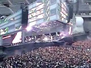 Muse  - new born - Stade de France - 12/06/2010