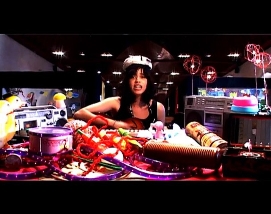 lola baï aux 3 elephants 2010 par raclosprod et graphi_k