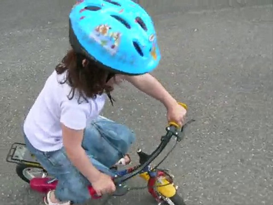 Les premiers tours de pédales de ma "petite grande"