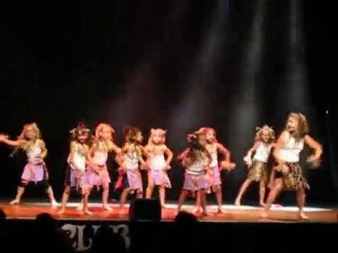 DANSE AFRICAINE EMELINE AVEC DIZZY DANSE AU PASINO