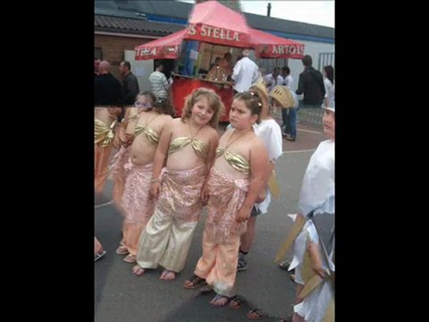 **** Zahra pour sa fete d ecole le 12 Juin 2010 ****