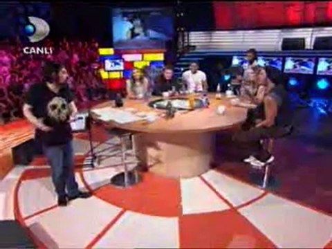 medya kralı 13 haziran 6. kısım diziizlefilm.com