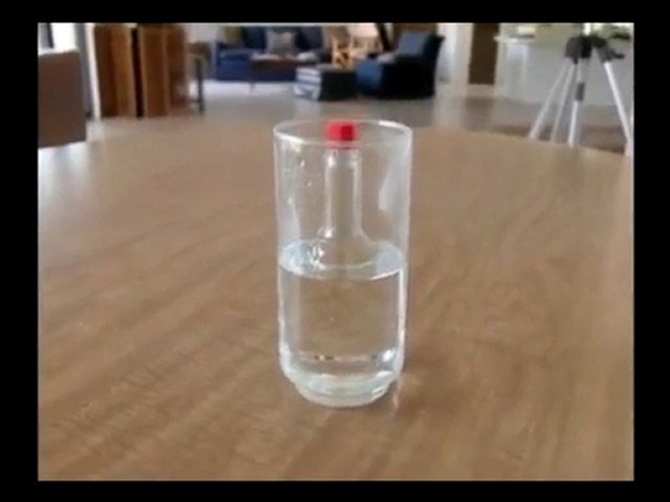Une bouteille invisible : all-et-nothing.blogspot.com