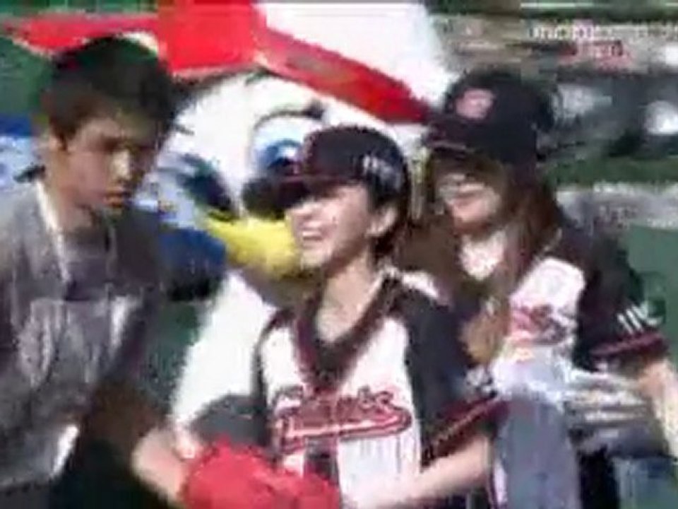 2NE1 - Baseball Game