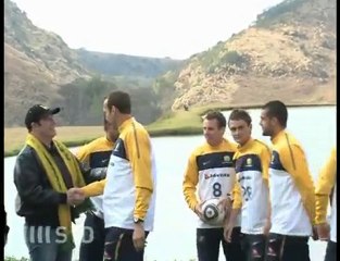 John Travolta besucht die Socceroos