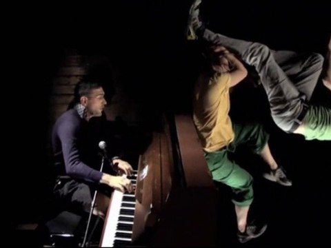 This is the hello monster! (Gérald Kurdian) - TVSHOWS