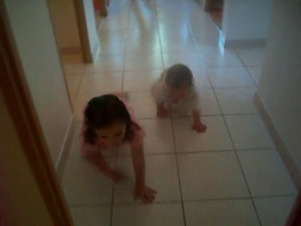 Mathias fait du 4 pattes