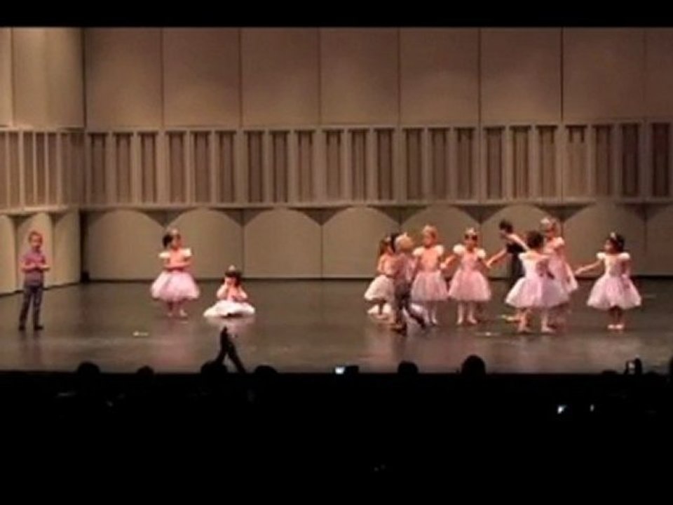 Creative Movement Dancers in 'Twinkle Twinkle'