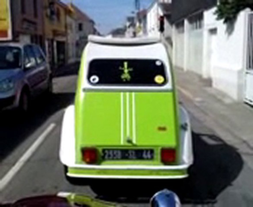 Arrivée 2cv dans Bourgneuf-en-retz