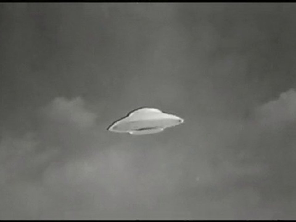 les soucoupes volantes attaquent-1