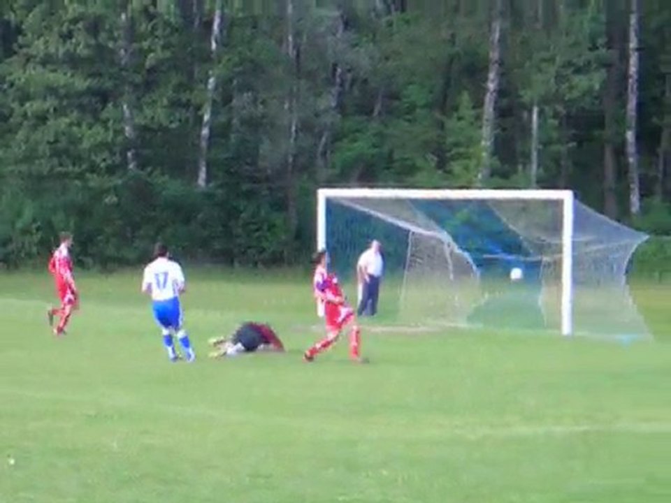 Pierwsza bramka Pawła Mielniczka