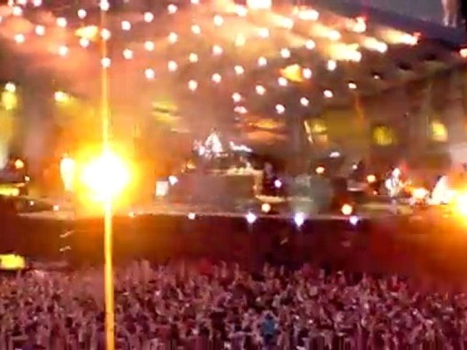 Muse - 2010-06-11- Stade de France - HYSTERIA