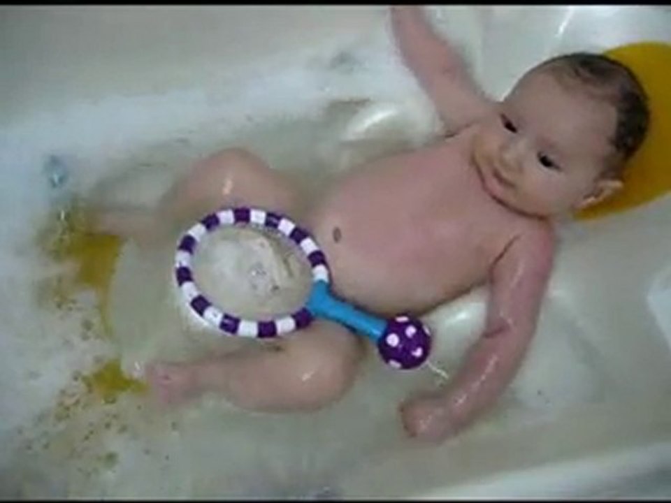 100606_solene-gym-ds-bain