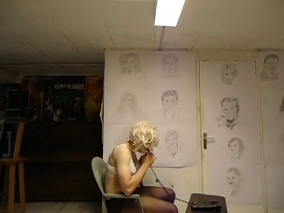 greg le castor telephone rose