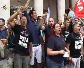 Più di 300 famiglie per strada. Nexans Latina in presidio