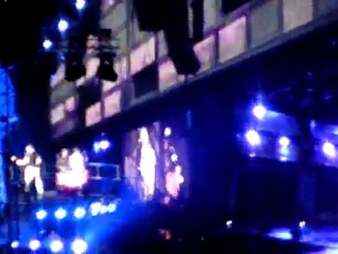 Muse - 2010-06-11- Stade de France - Undisclosed Desires