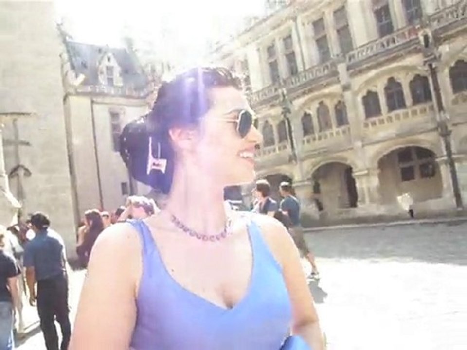 Katie McGrath on the set of Merlin (Pierrefonds) - French