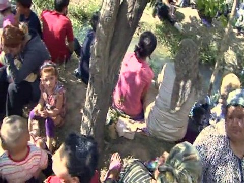 Kyrgyz violence eases but humanitarian crisis grows