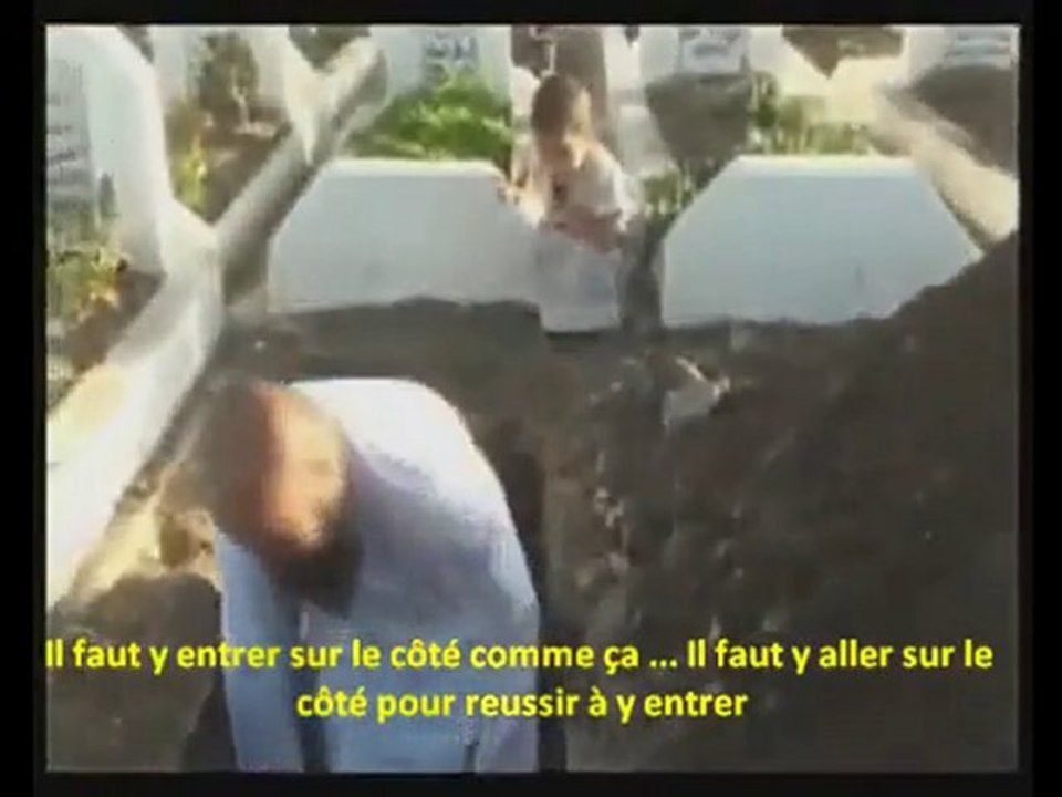La tombe ... [En Rif, Sous Titré Francais] Avoir !!!