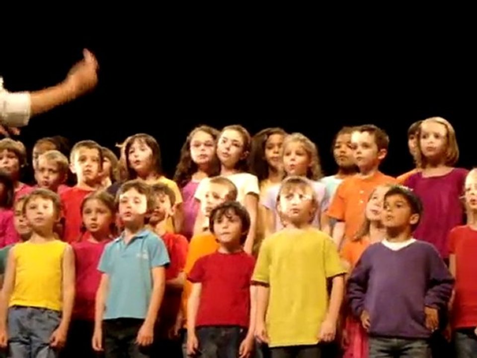 Fin d'année de CP: Chorale au théatre de St Maur