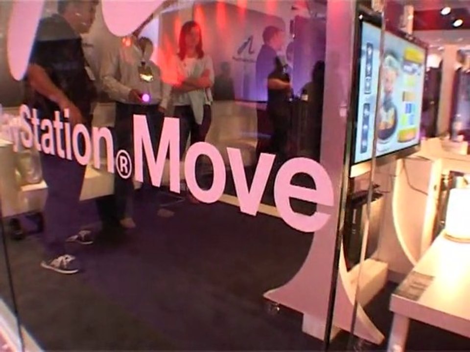 Microsoft's 'Kinect', motion sensing, gets gamers moving