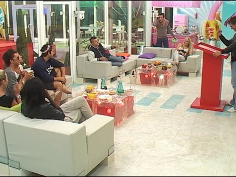 JC ne dit pas "non" à Marie ...