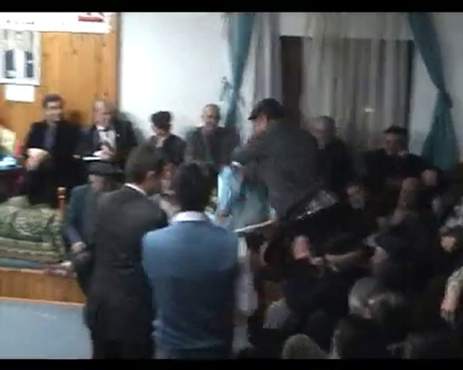 Gölezkayı Yaran 2010 Orta Oyunu Sarımsak