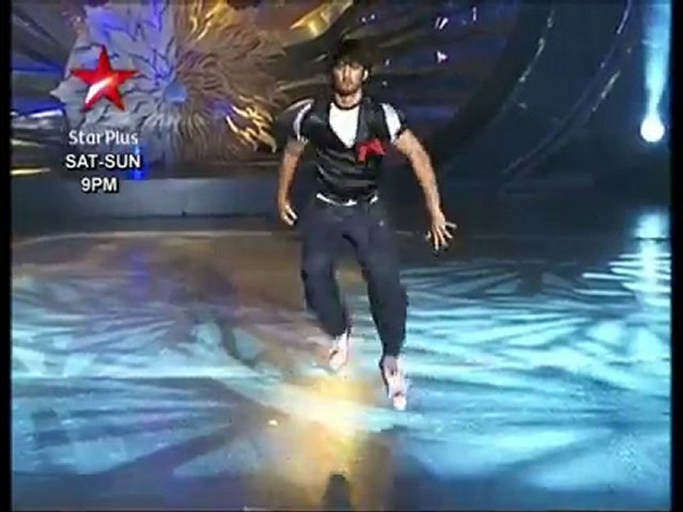 Sushant takes on Rakhi in the Khallas round!