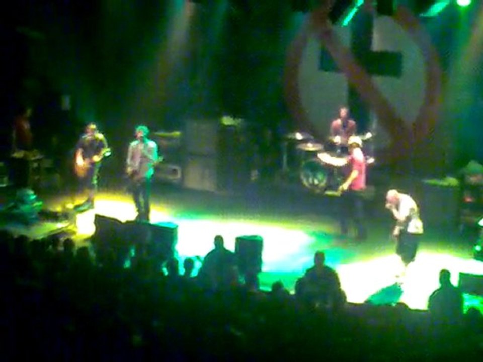 Bad Religion - Fuck Armaggedon This is Hell - Bataclan 2010