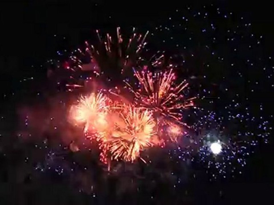 Feu d'artifice aux Rencontres du Fleuve, St Nazaire 2010