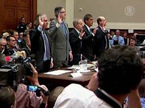 Законодатели США не доверяют нефтяным компаниям