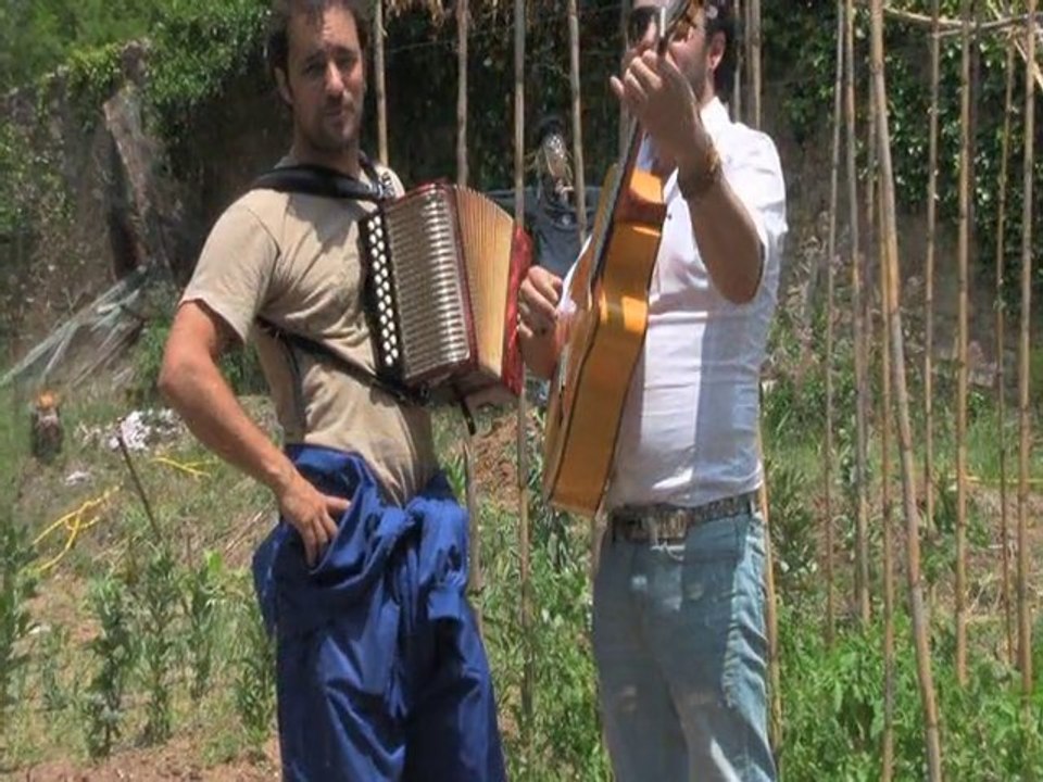 La Troba Kung-Fú en las entrañas de la bestia